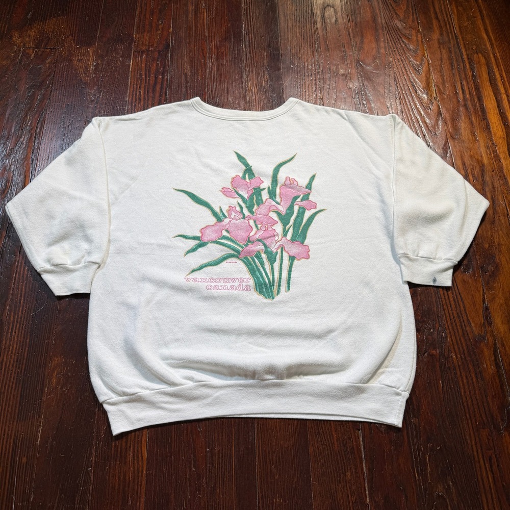 Vintage 90s Vancouver Canada Sweatshirt Womens XL White Short Sleeve Floral